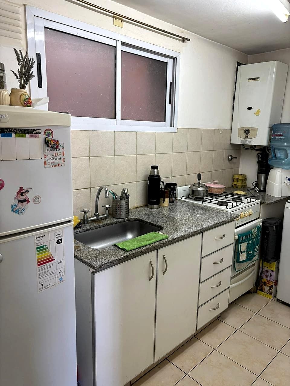 PARTICULAR Alq. DTO. 1 DORMITORIO FRENTE. 12 de Octubre n°322, Centro Bahia Blanca
