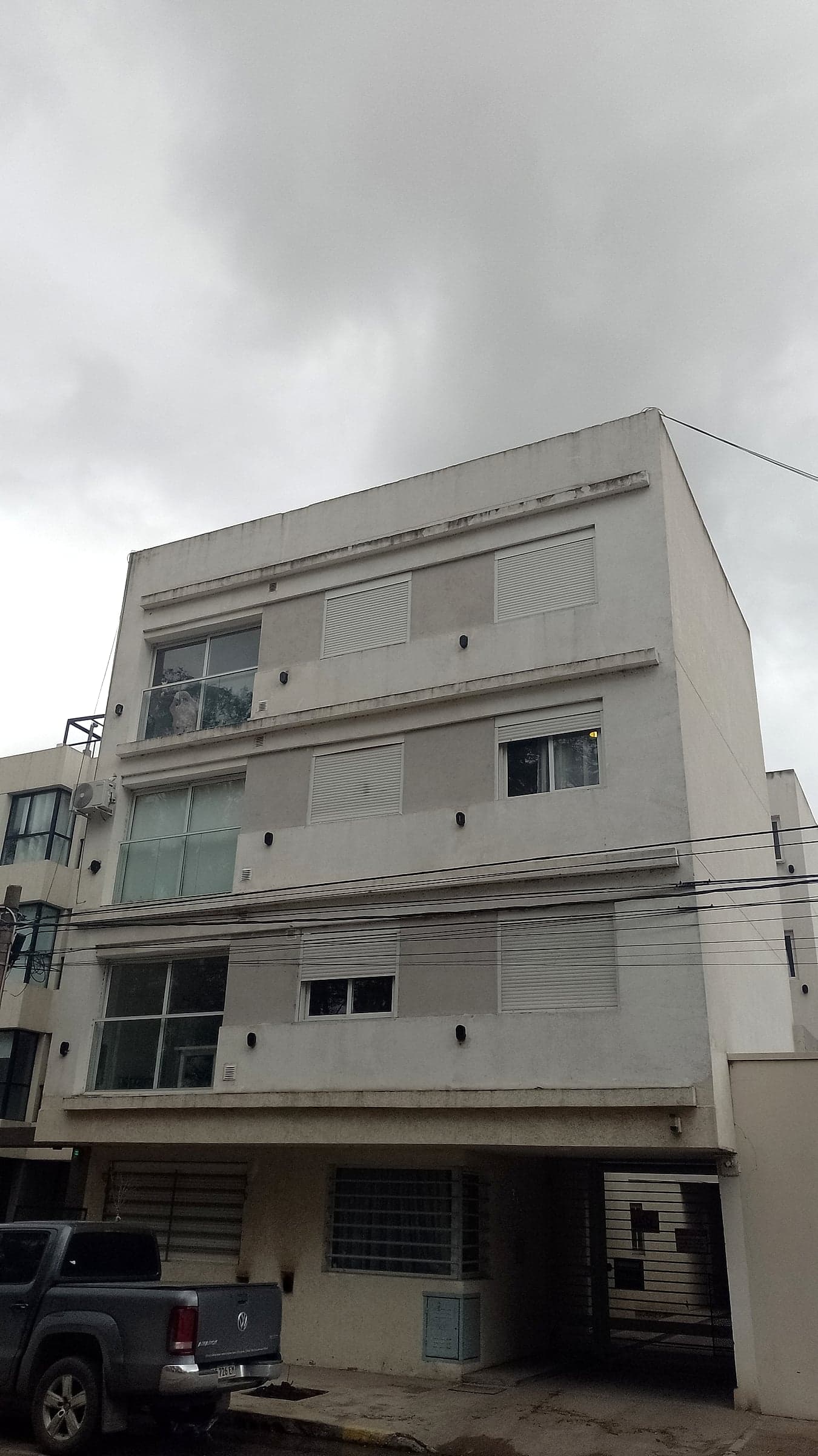 Dto 1 dormitorio, frente parque de Mayo, a metros de av Alem y cerca de uns